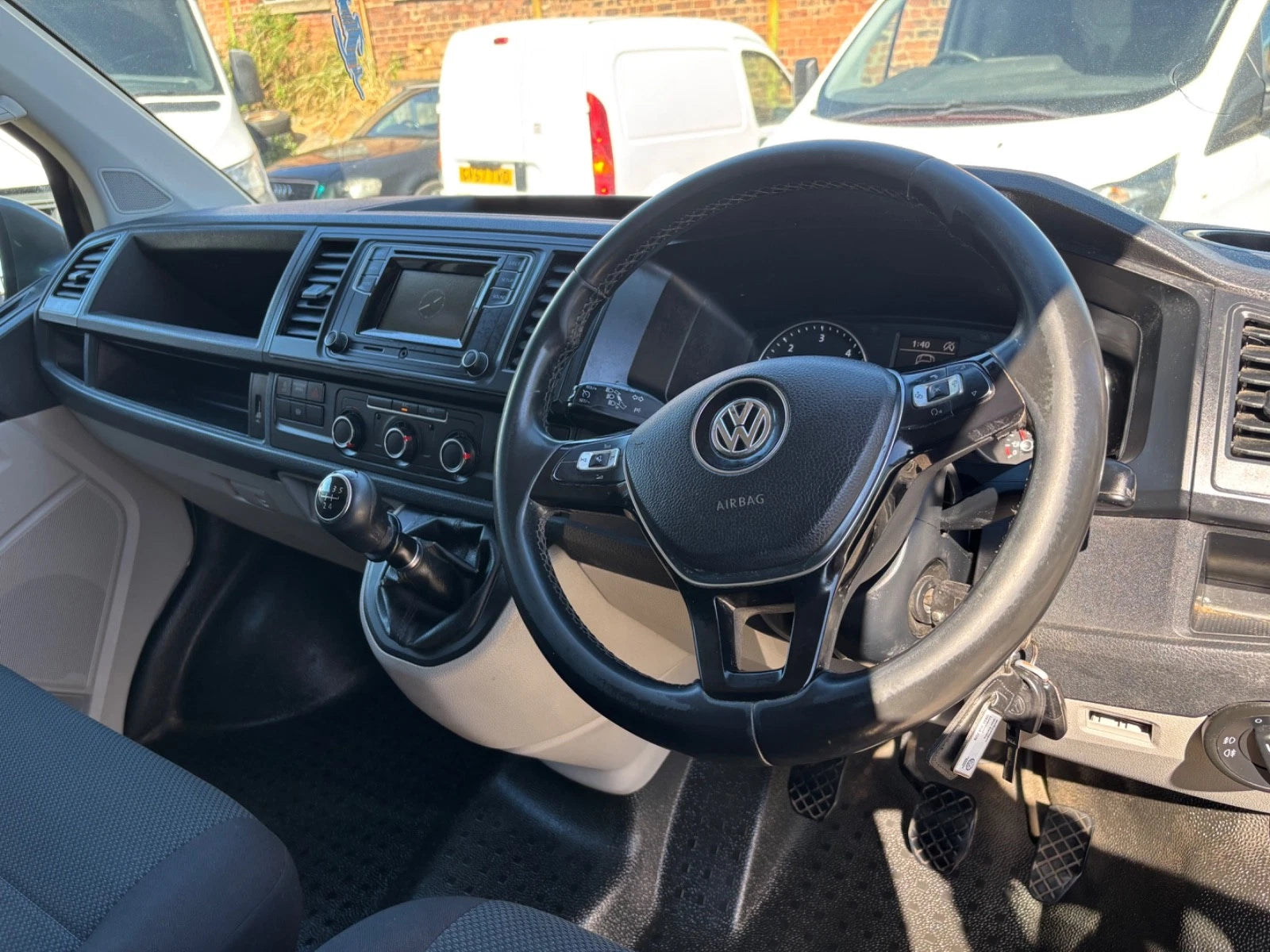VOLKSWAGEN TRANSPORTER T28 HIGHLINE TDI BMT