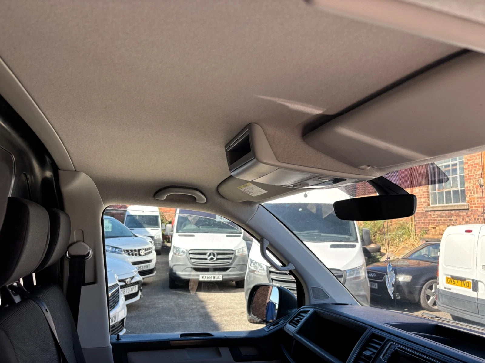 VOLKSWAGEN TRANSPORTER T28 HIGHLINE TDI BMT