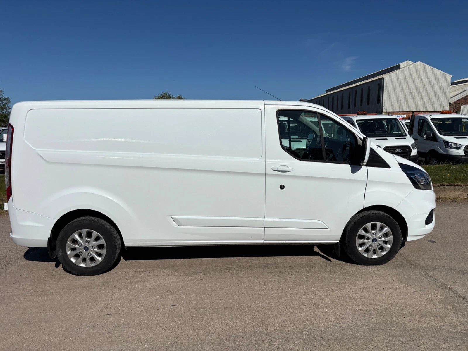 FORD TRANSIT CUSTOM 300 L2 H1 LIMITED 130PS