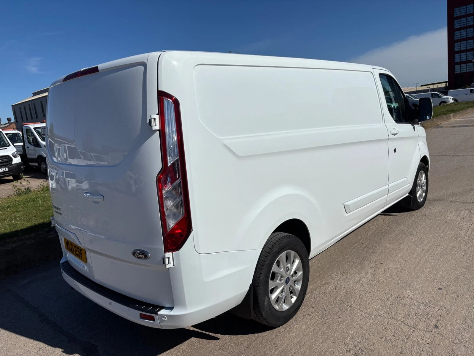 FORD TRANSIT CUSTOM 300 L2 H1 LIMITED 130PS