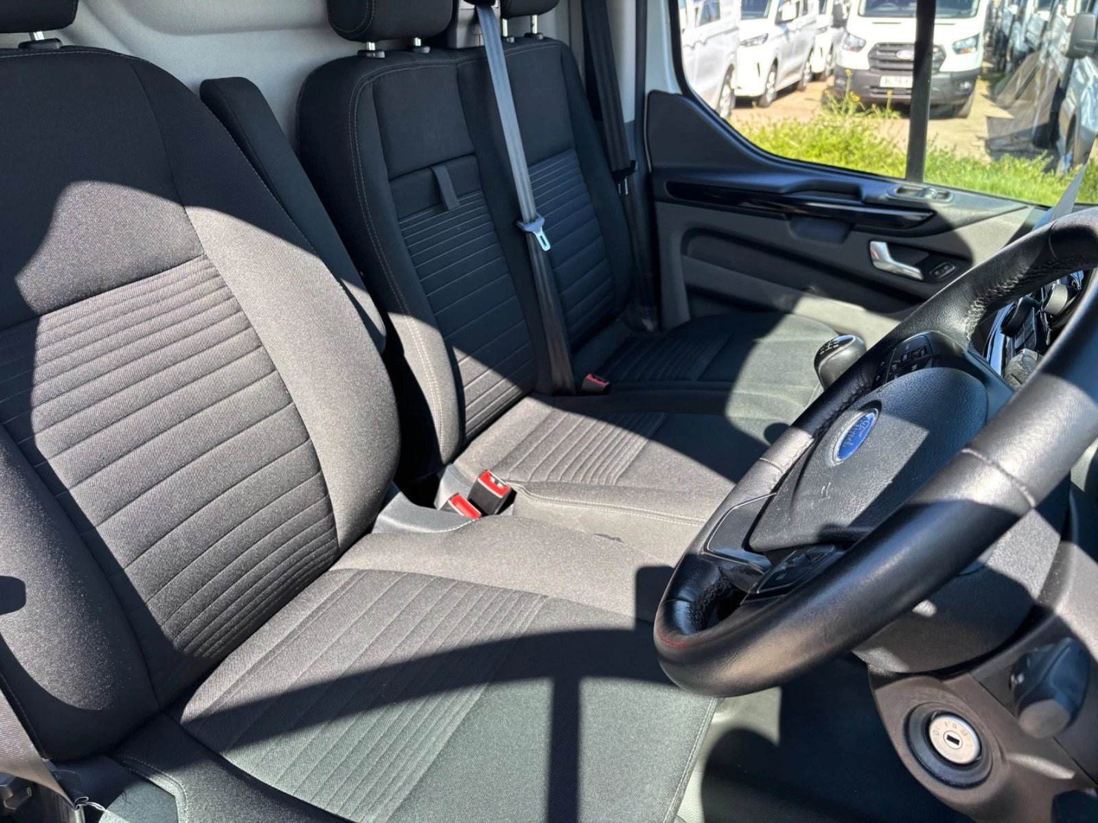 FORD TRANSIT CUSTOM 300 L2 H1 LIMITED 130PS