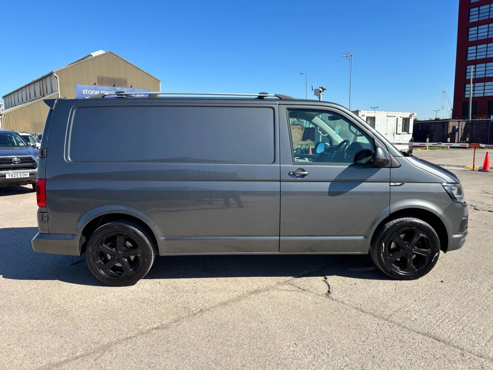VOLKSWAGEN TRANSPORTER T28 HIGHLINE TDI BMT